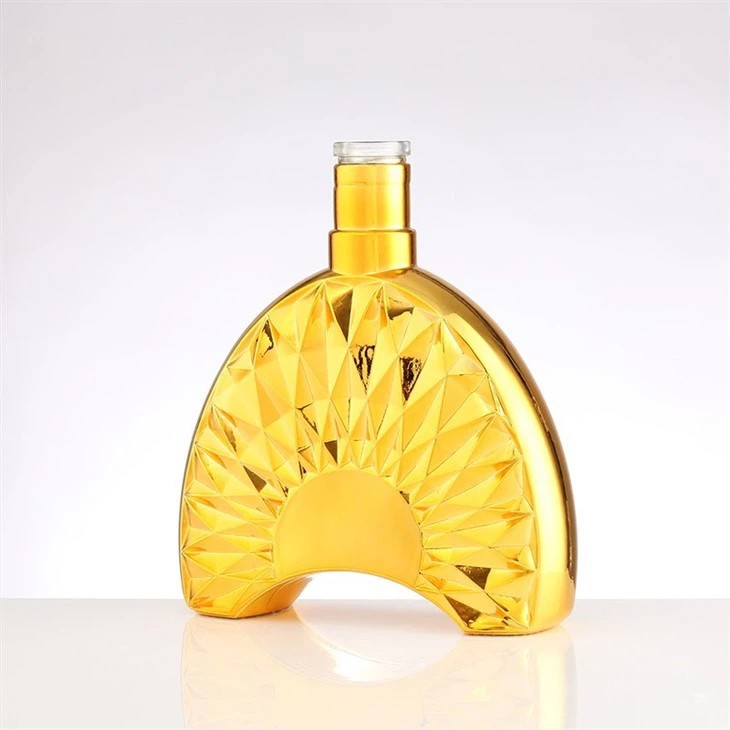 Golden Geometric Patterned Transparent Glass Bottle factory